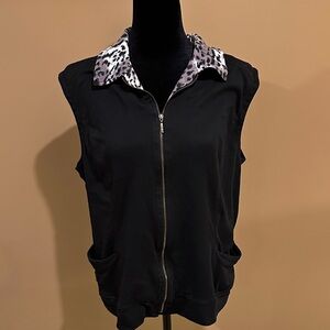 Black Sleeveless Zip-Up Vest with Animal Print Collar
